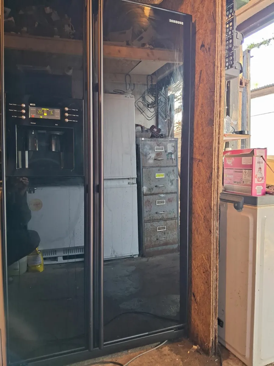SAMSUNG AMERICAN FRIDGE AND FREEZER - Image 1