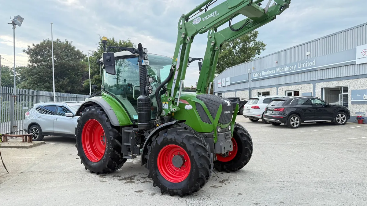Fendt 310 Vario - €85,000 - No VAT - Image 2