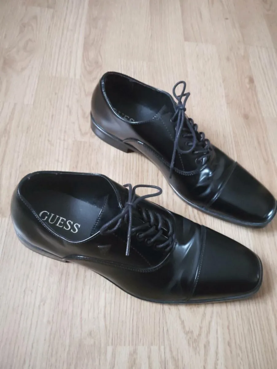 Guess men's shoes. UK size 8.5 - Image 2