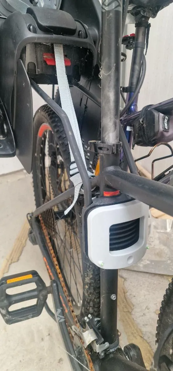 child's bicycle carrier - Image 3