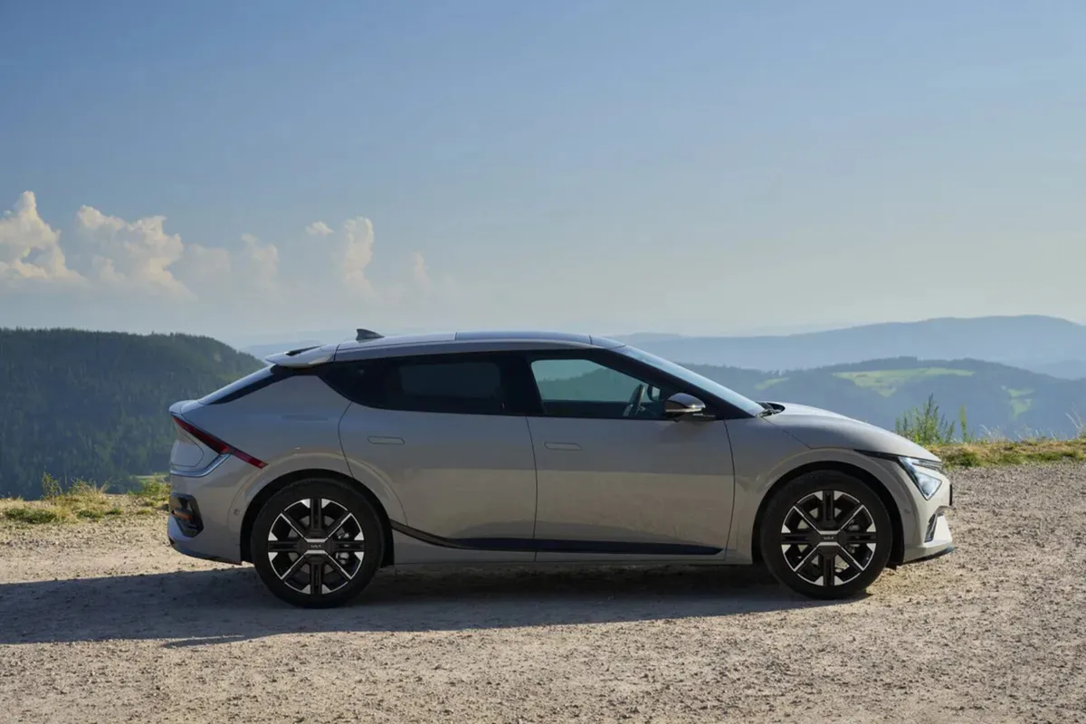 KIA EV6 / 2025 /ELECTRIC / AUTO / TAXI SPEC - Image 3