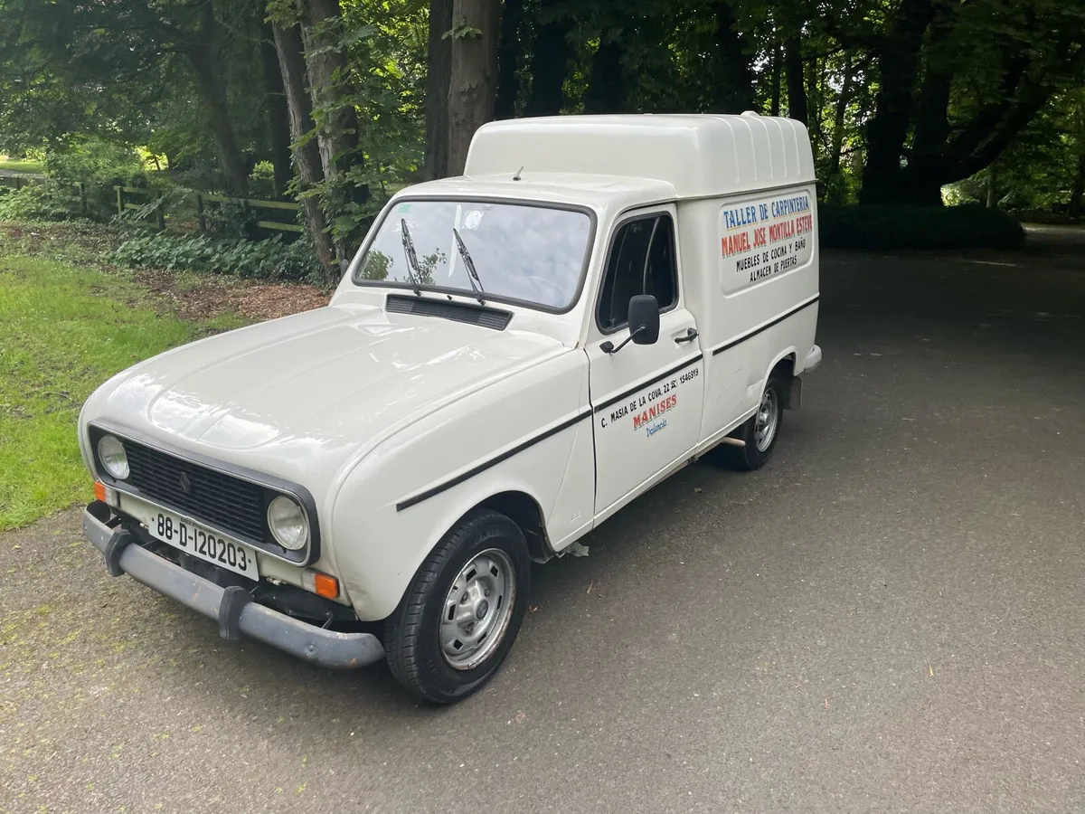 Renault 4 F6 Van - Image 1