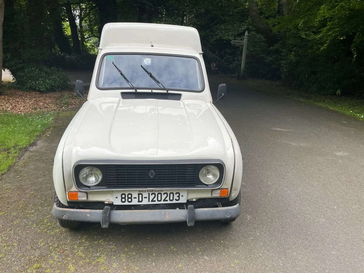 Renault 4 F6 Van - Image 4