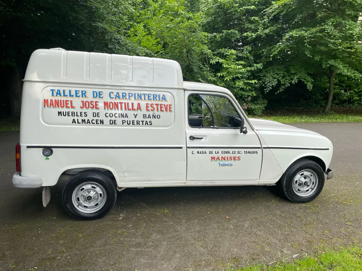 Renault 4 F6 Van - Image 3