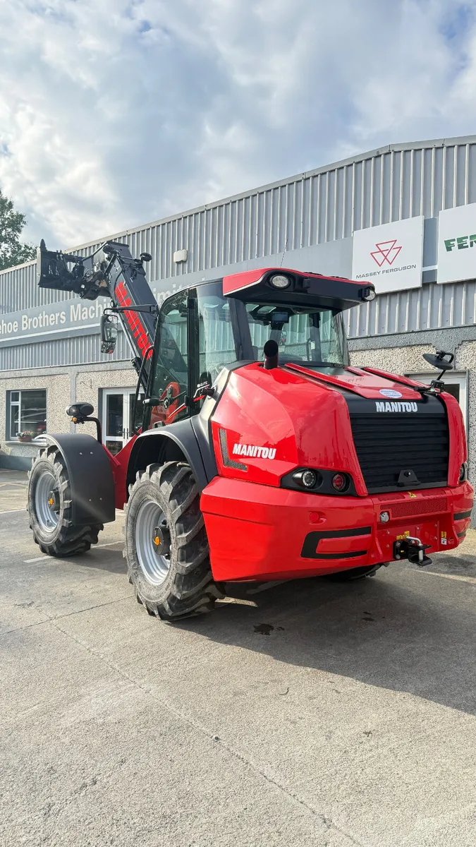 New Manitou MLA T 533-145's In Stock - Image 4