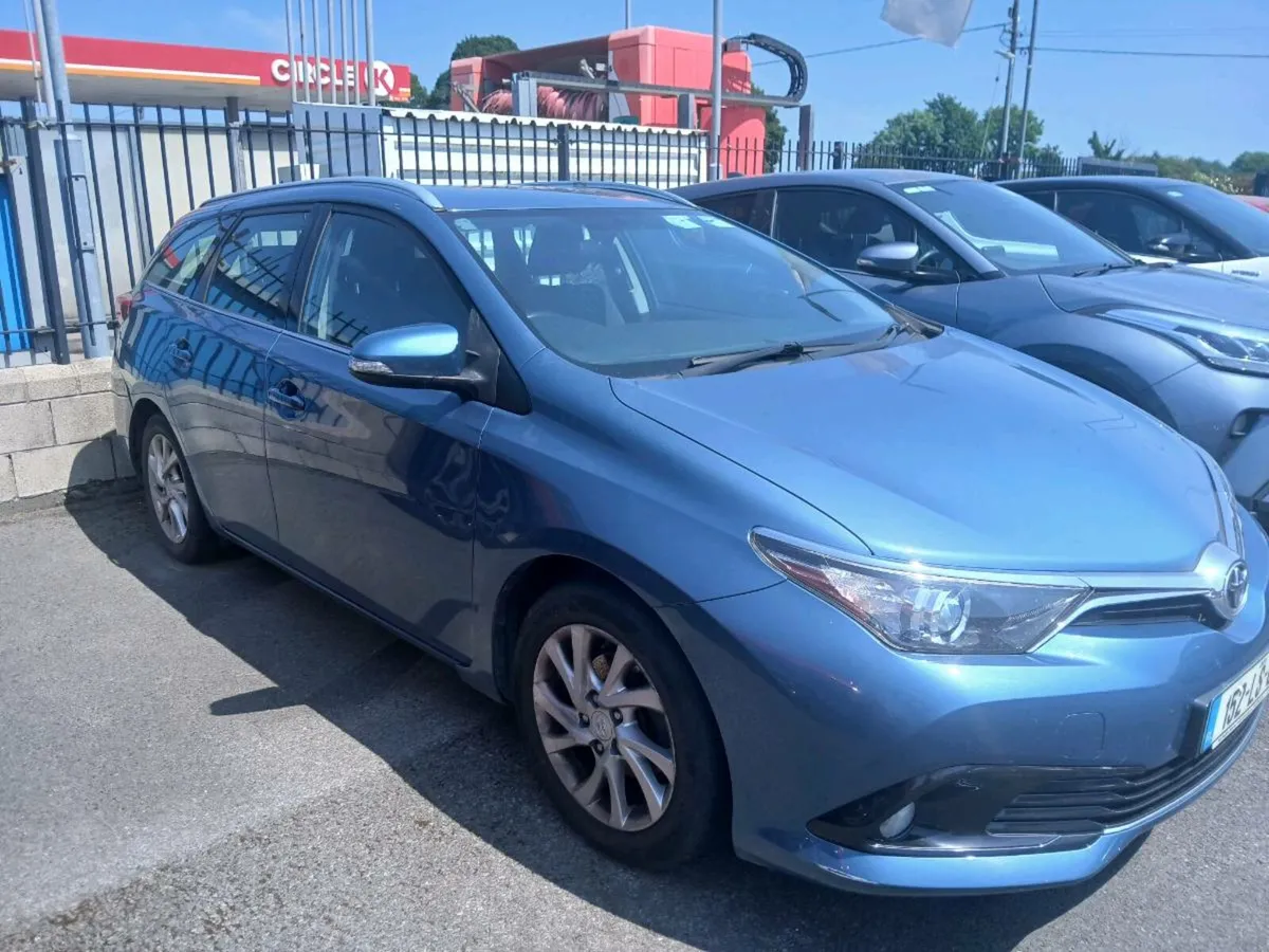TOYOTA AURIS (152) 1.4 DIESEL ESTATE - Image 1