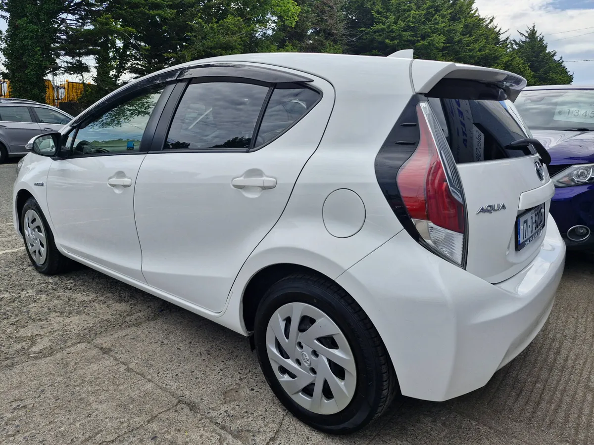 2017 TOYOTA AQUA AUTOMATIC PETROL HYBRID 1.5L - Image 4
