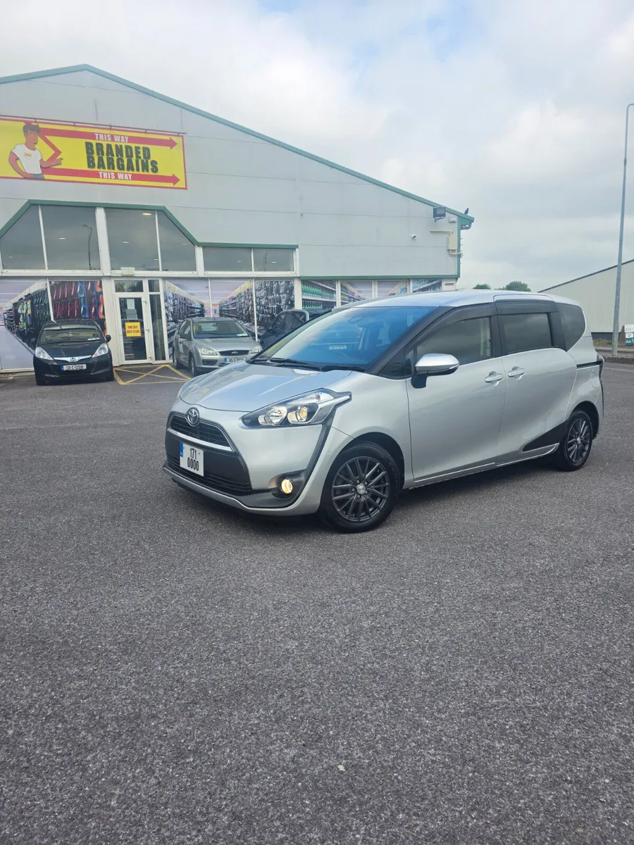 7 Seater Minivan Toyota Sienta - Image 1