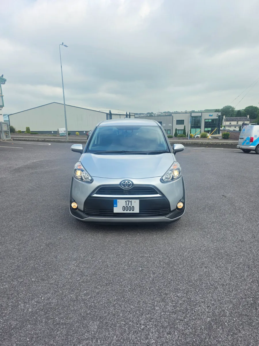 7 Seater Minivan Toyota Sienta - Image 3