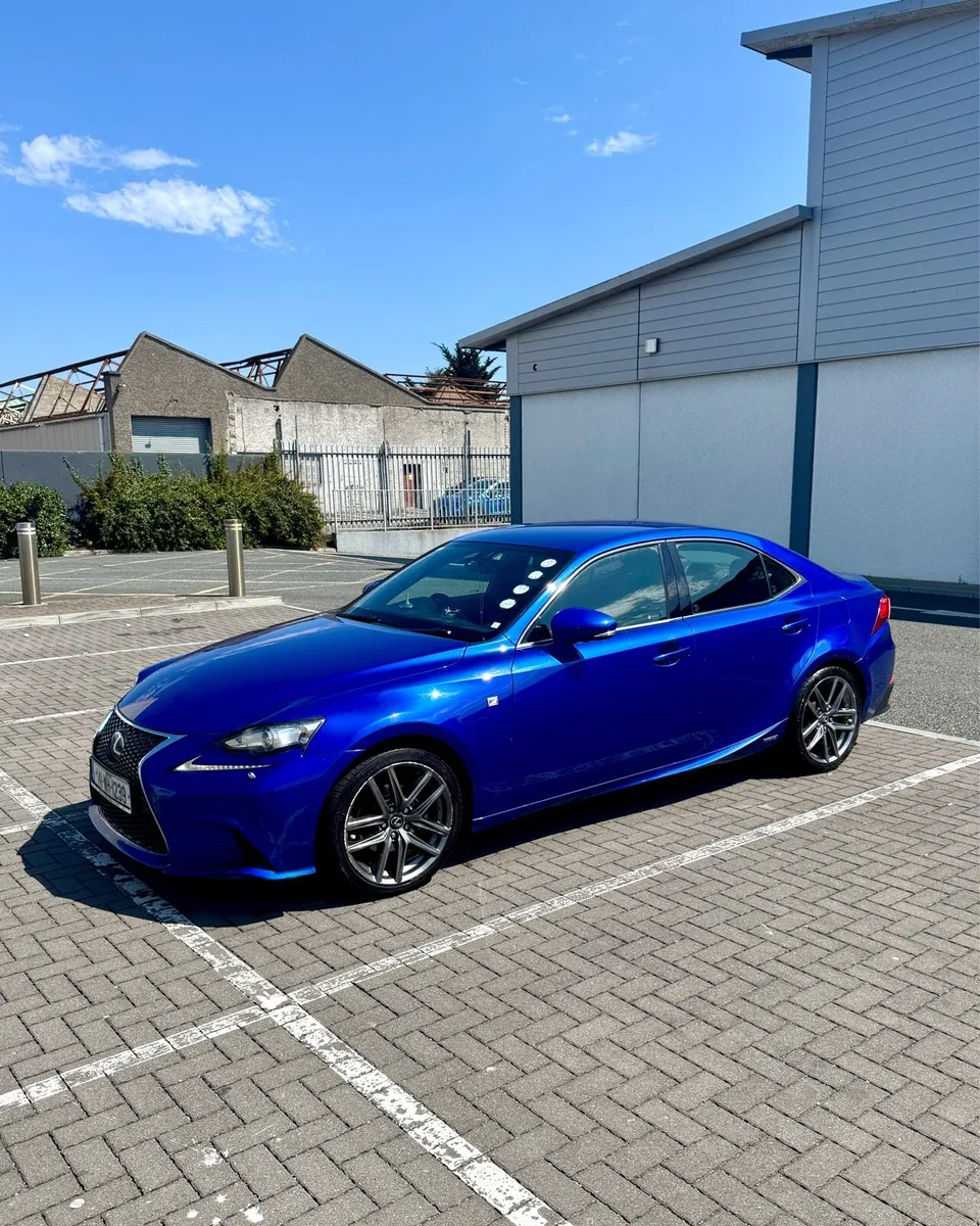 Lexus IS300h 2.5 Hybrid F Sport - Image 4