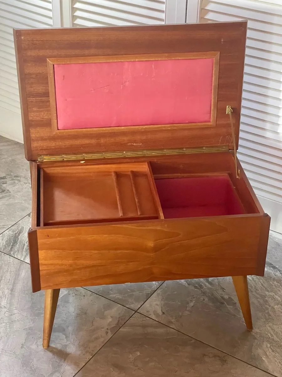 Mid century craft chest - Image 1