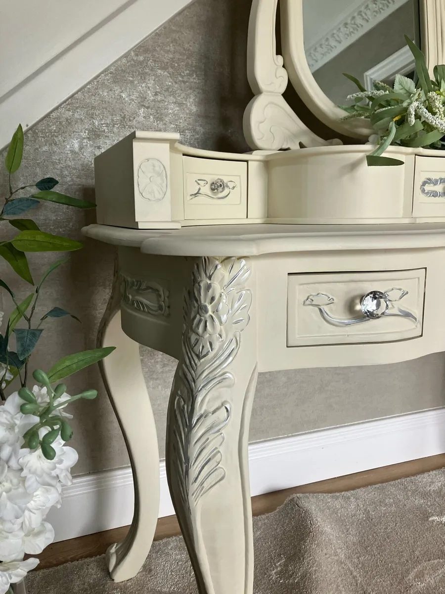 Dressing table and mirror - Image 4