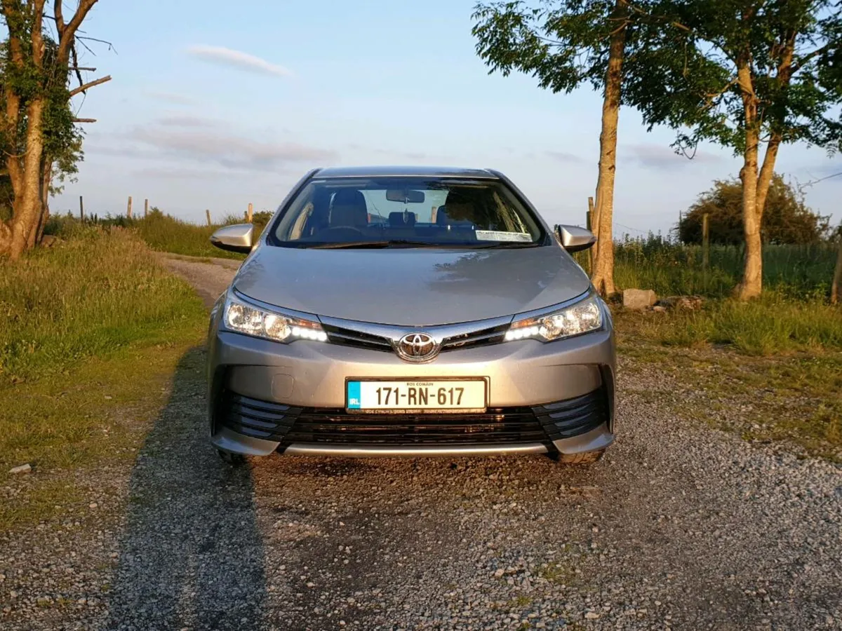 2017 Toyota Corolla - Image 2