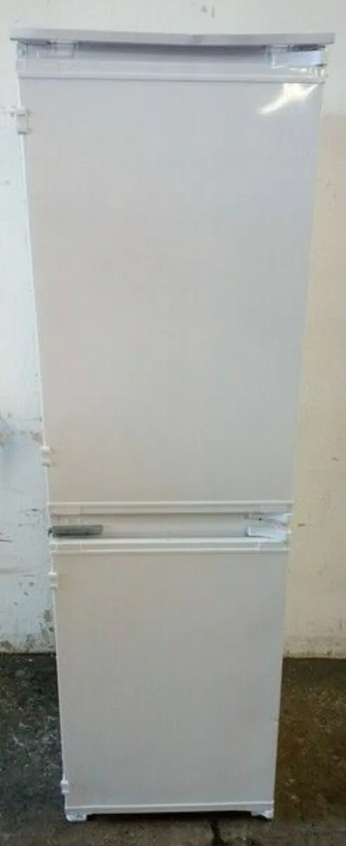 Fridge Freezer Integrated 70/30 EX-Display - Image 1