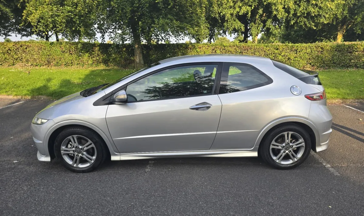 2011 Honda Civic Type S - Image 2