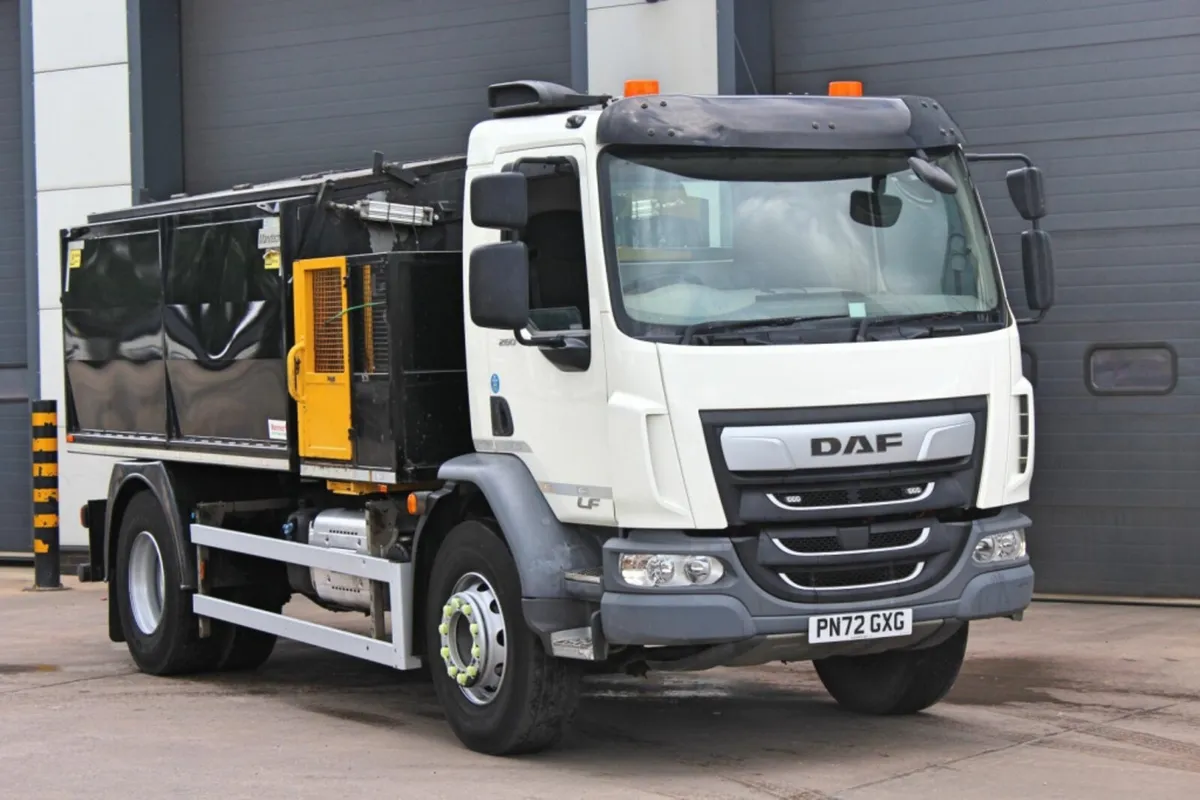 2023 DAF LF 260 4X2  18 TON TIPPING HOTBOX - Image 1