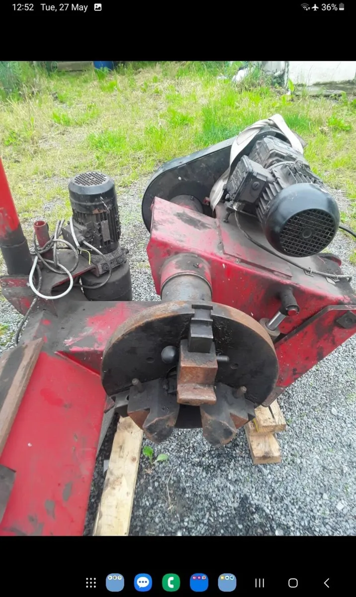 Truck Tyre Changing Machine - Image 1