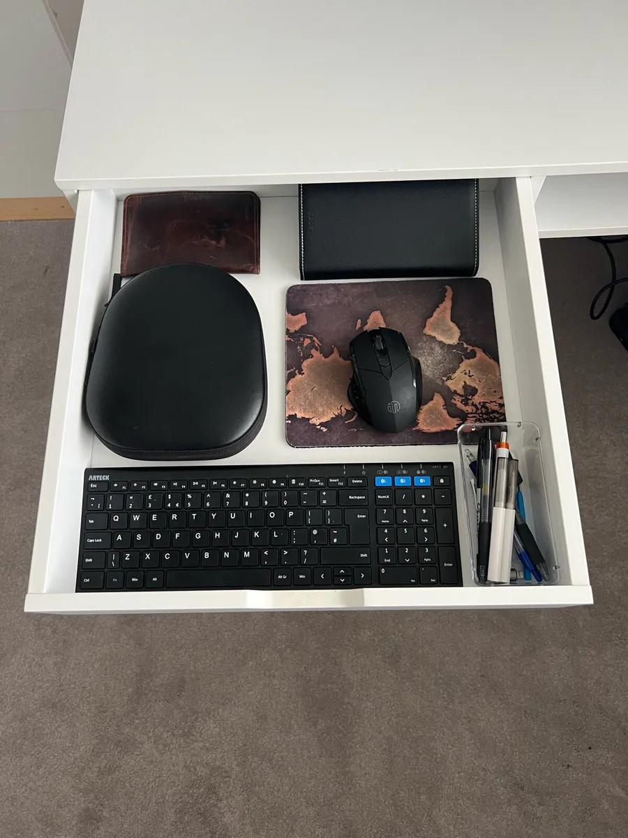 Office White Desk with Wooden Legs - Image 4
