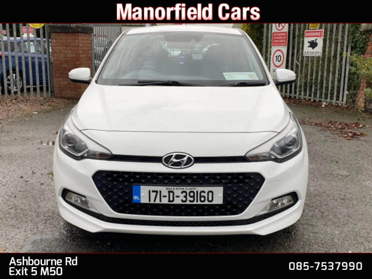 2017 Hyundai i20 Deluxe Auto 1.4 Petrol 5dr - Image 3