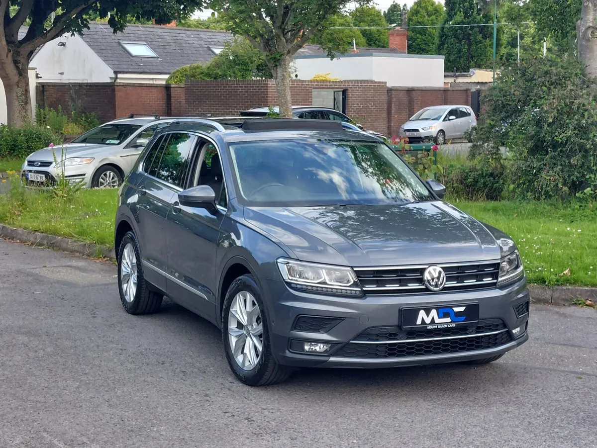 Volkswagen Tiguan Highline *PAN ROOF* DSG 2019 - Image 2