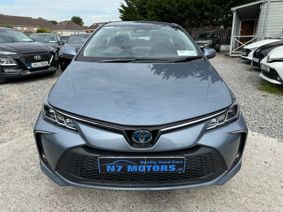 2025 Toyota Corolla  1.8 LUNA AUTO - Image 3