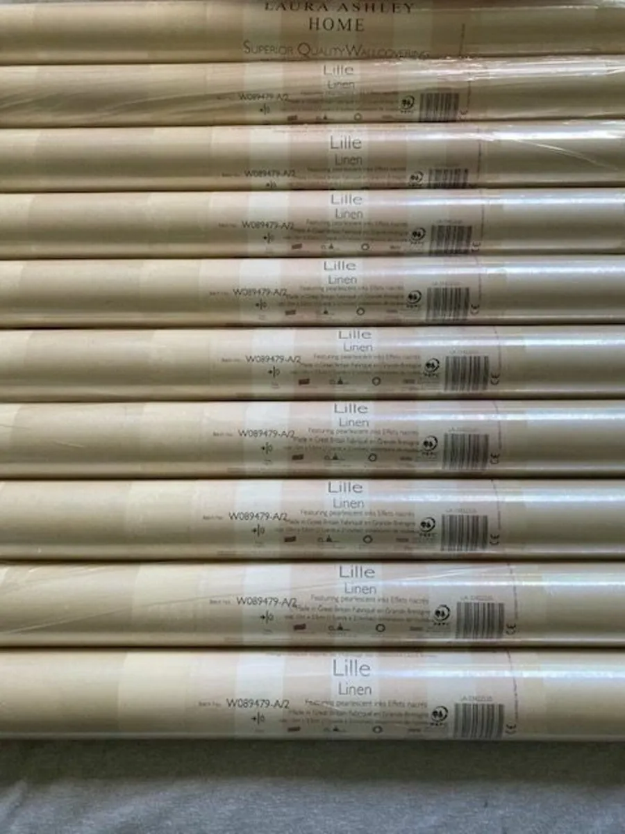 Laura Ashley wallpaper - Image 1