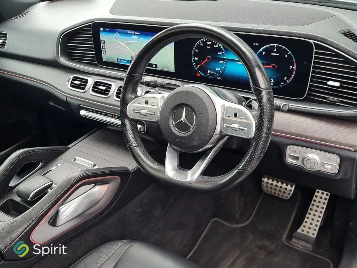 Mercedes-Benz GLE 7seats 300D AMG Line Prem - Image 4