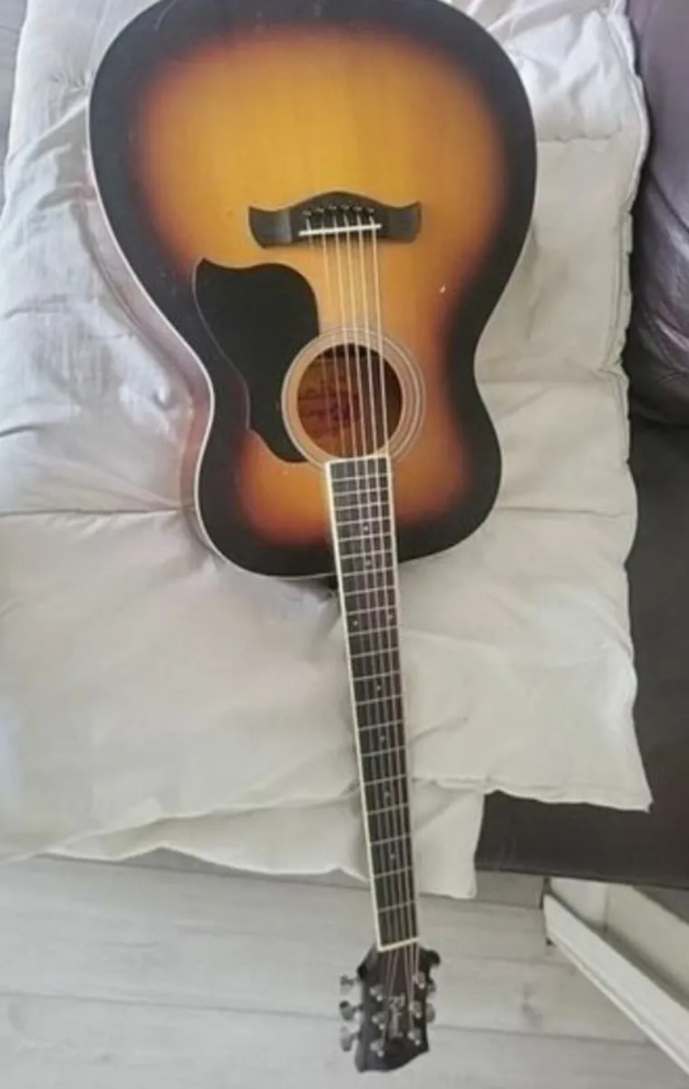 Acoustic guitar - Image 2