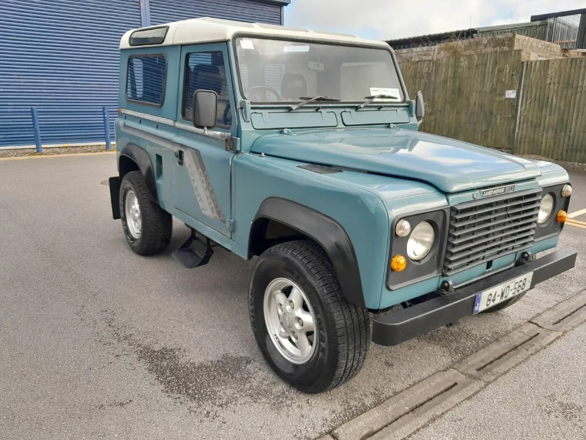 Land Rover Defender 1984 - Image 1