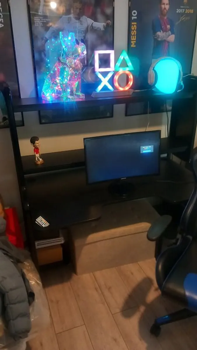 Gaming room accessories - Image 2