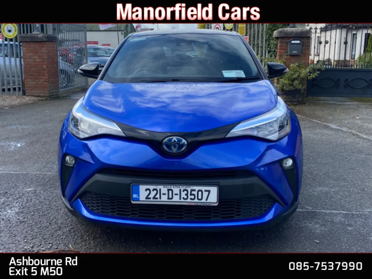 2022 221 Toyota C-HR Luna 1.8 Petrol Hybrid SUV - Image 3