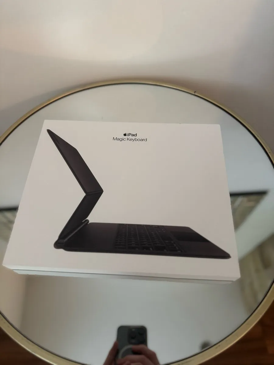 Apple iPad Magic Keyboard - Image 4