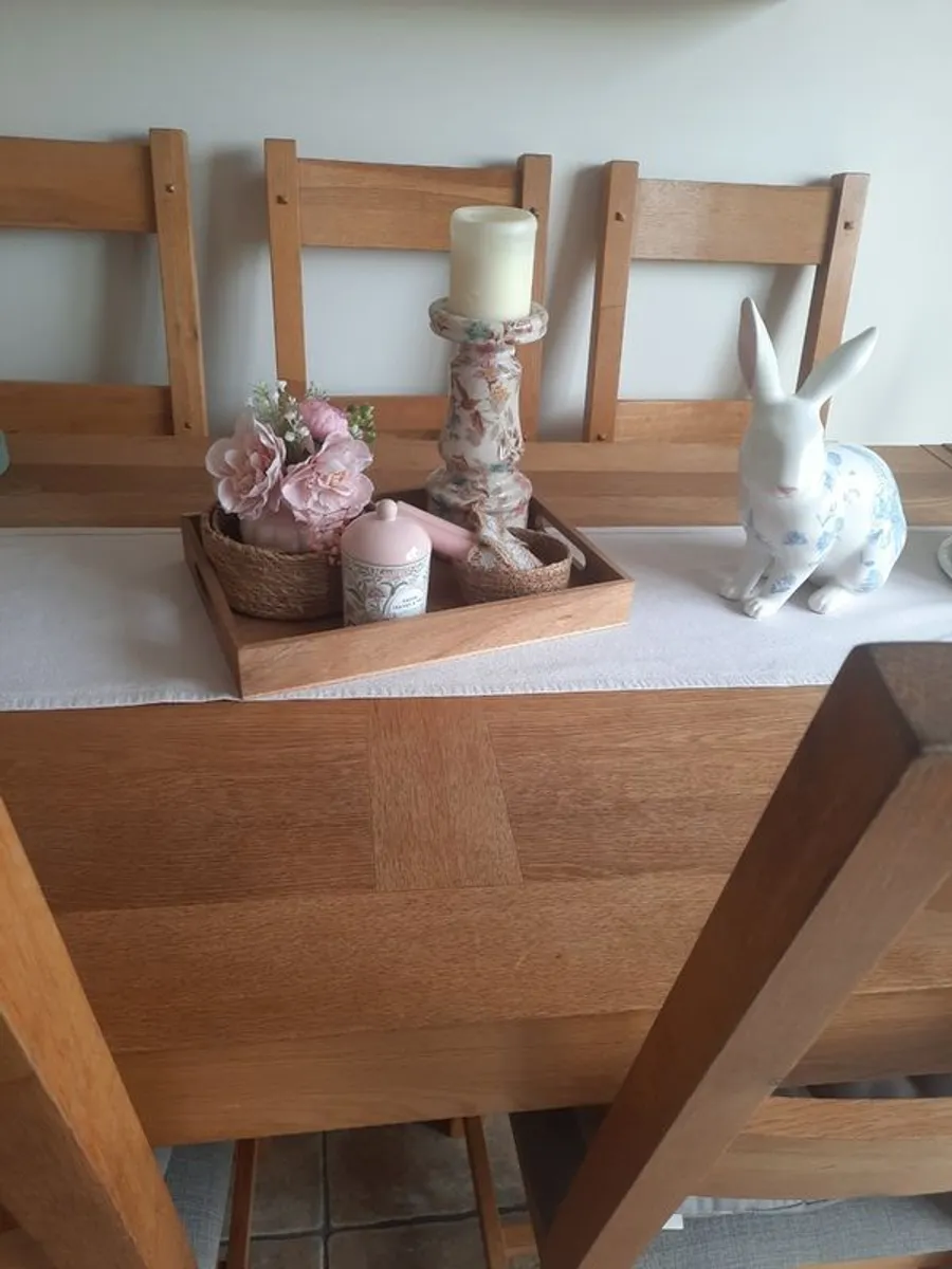 Stunning solid oak dining table - Image 2