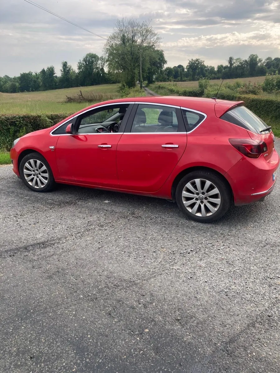 131 Vauxhall Astra 2.0CDTi Elite - Image 2