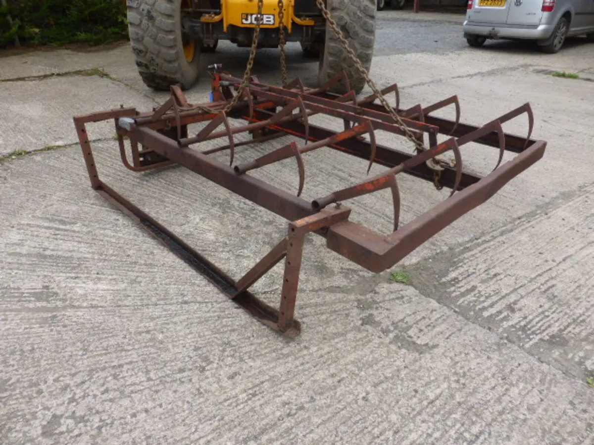 Flat 8 Bale Grab - Image 1