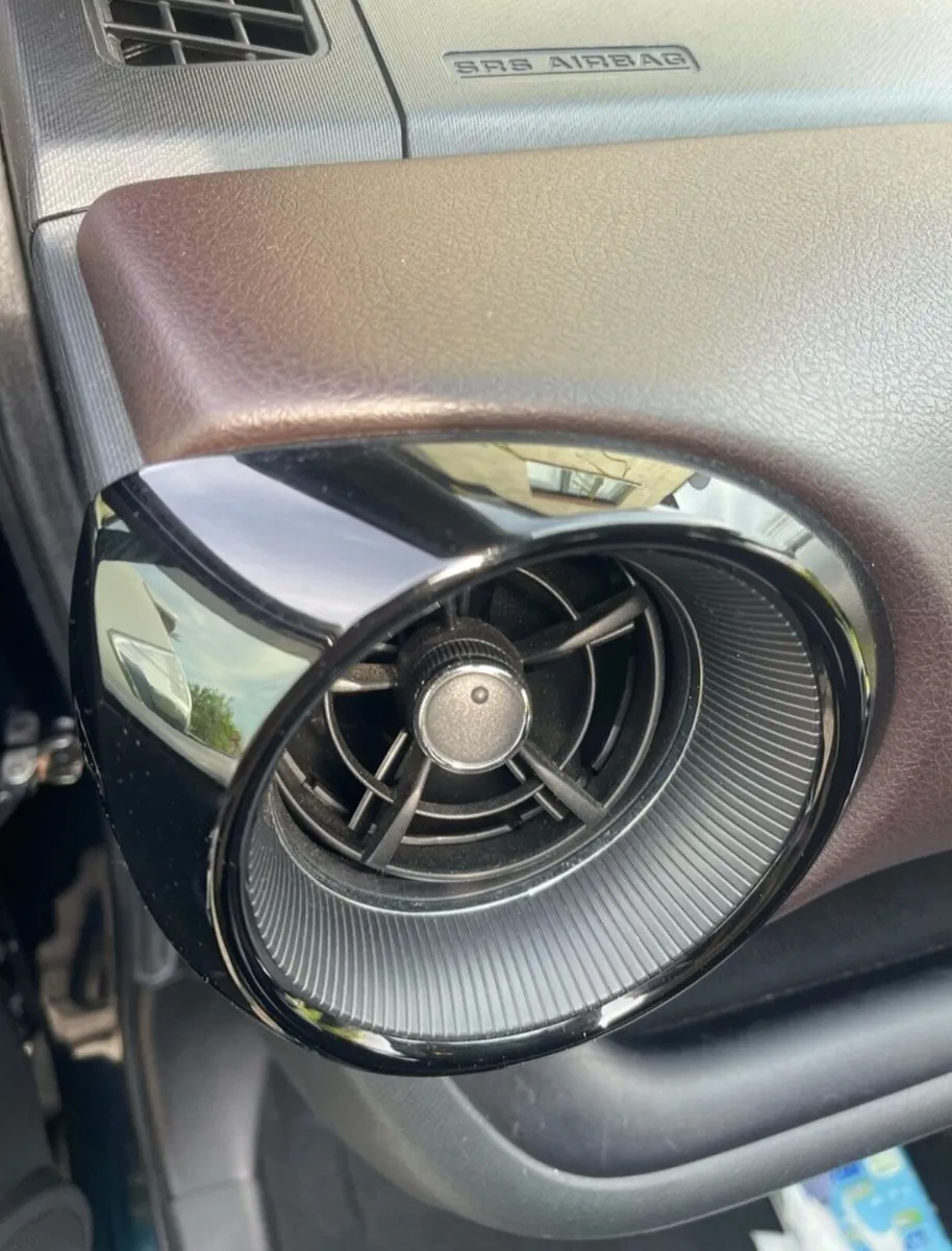 Toyota Aqua Hybrid Low Mileage Car push button - Image 3