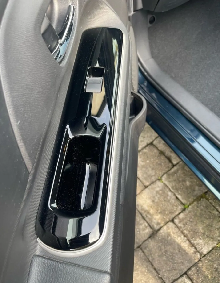 Toyota Aqua Hybrid Low Mileage Car push button - Image 4