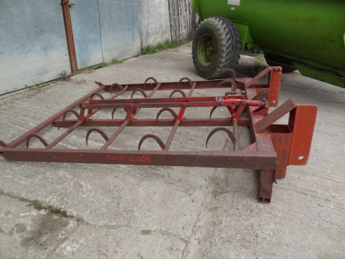 Flat 8 Bale Grab - Image 2