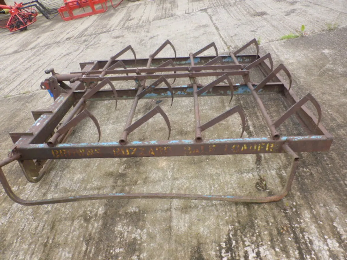 Browns Flat 8 Bale Grab - Image 2