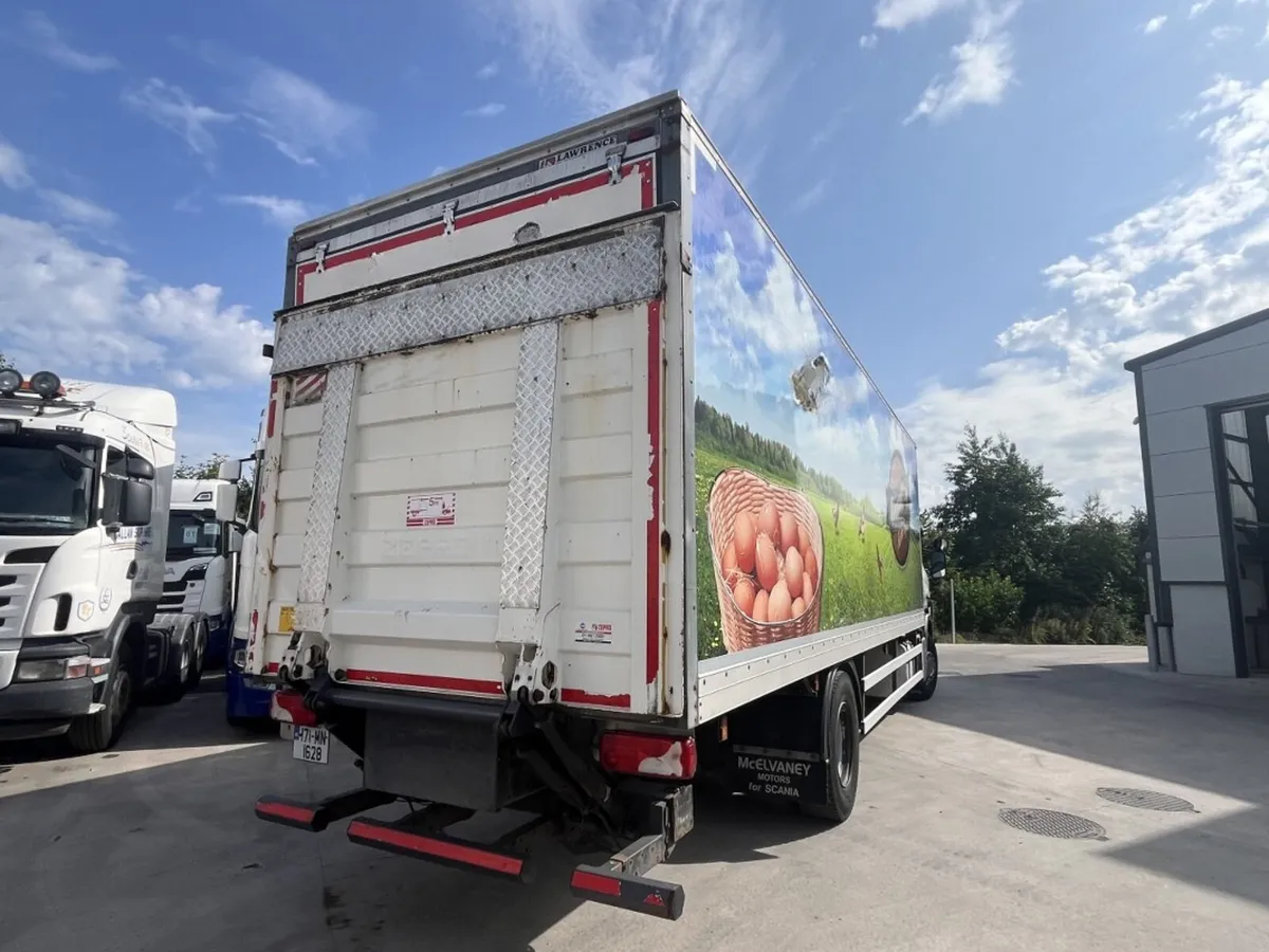 2017 Scania P250 4x2 28ft Box body. Ref No: 2525 - Image 2