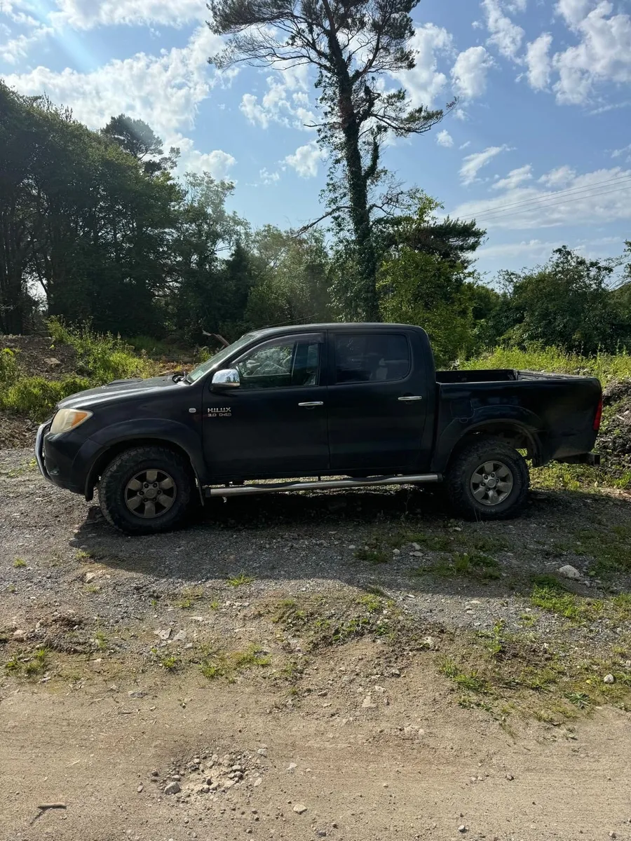 Toyota Hilux - Image 3