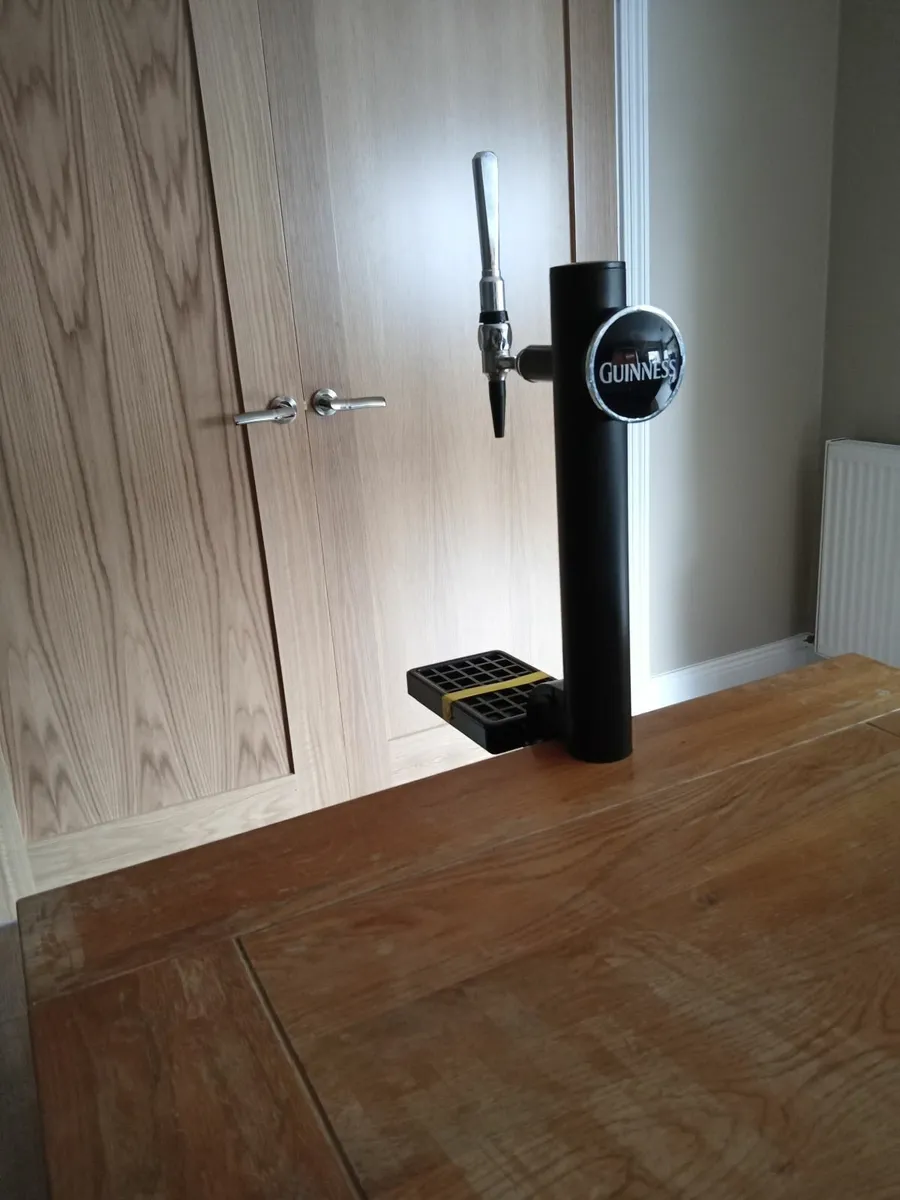 Beer cooler and taps - Image 2