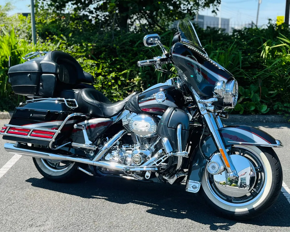 HARLEY-DAVIDSON ELECTRA GLIDE CVO TT - Image 2