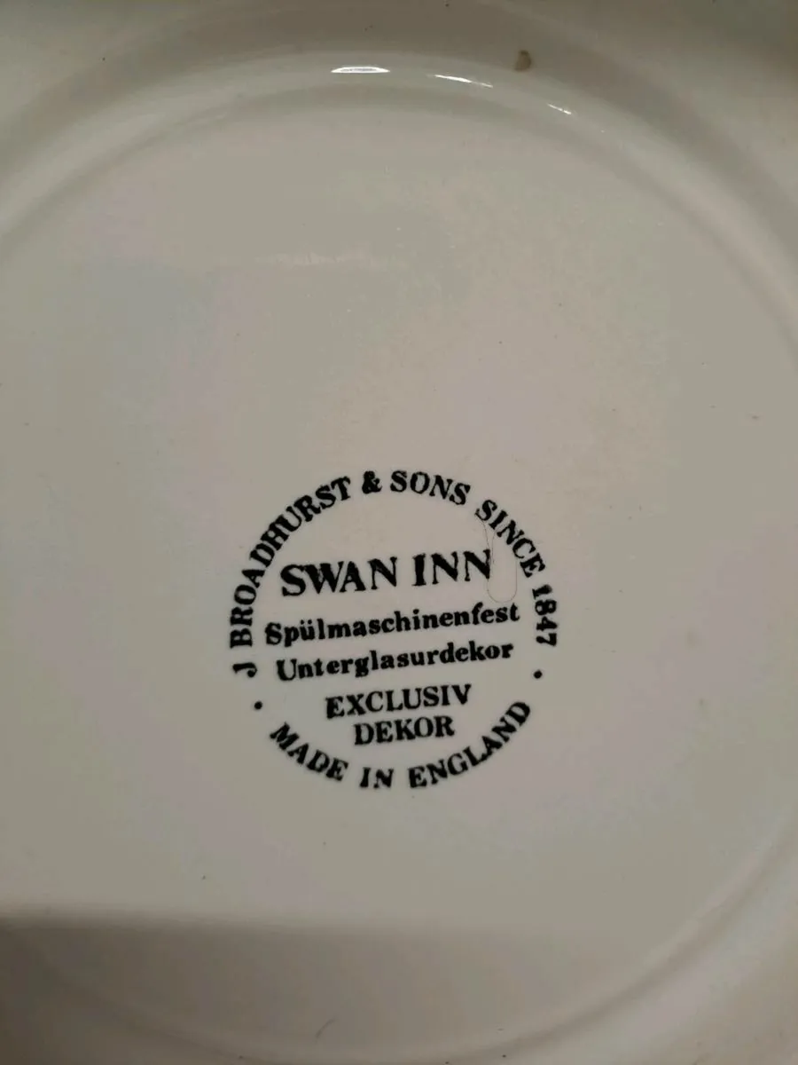 Vintage Swan Inn plate - Image 4