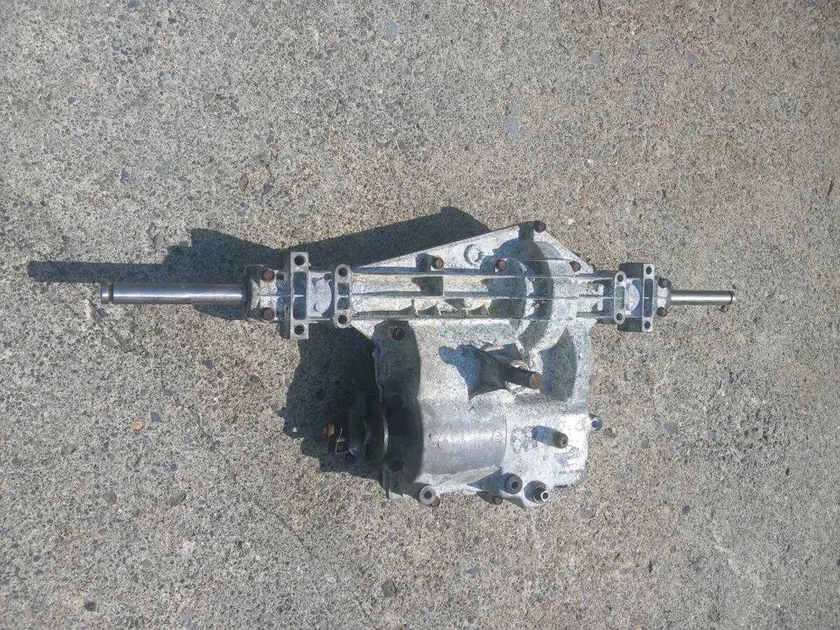 Husqvarna manual gearbox for sale - Image 3