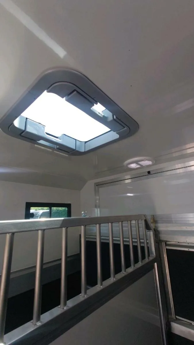 New & Used Stallion Stalls - Image 2