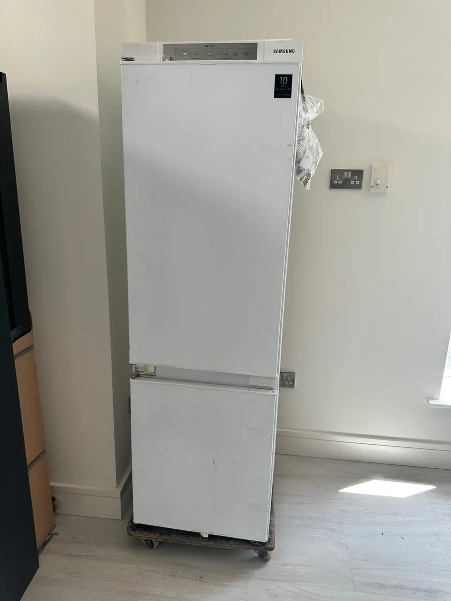 Samsung integrated 70/30 fridge freezer - Image 1