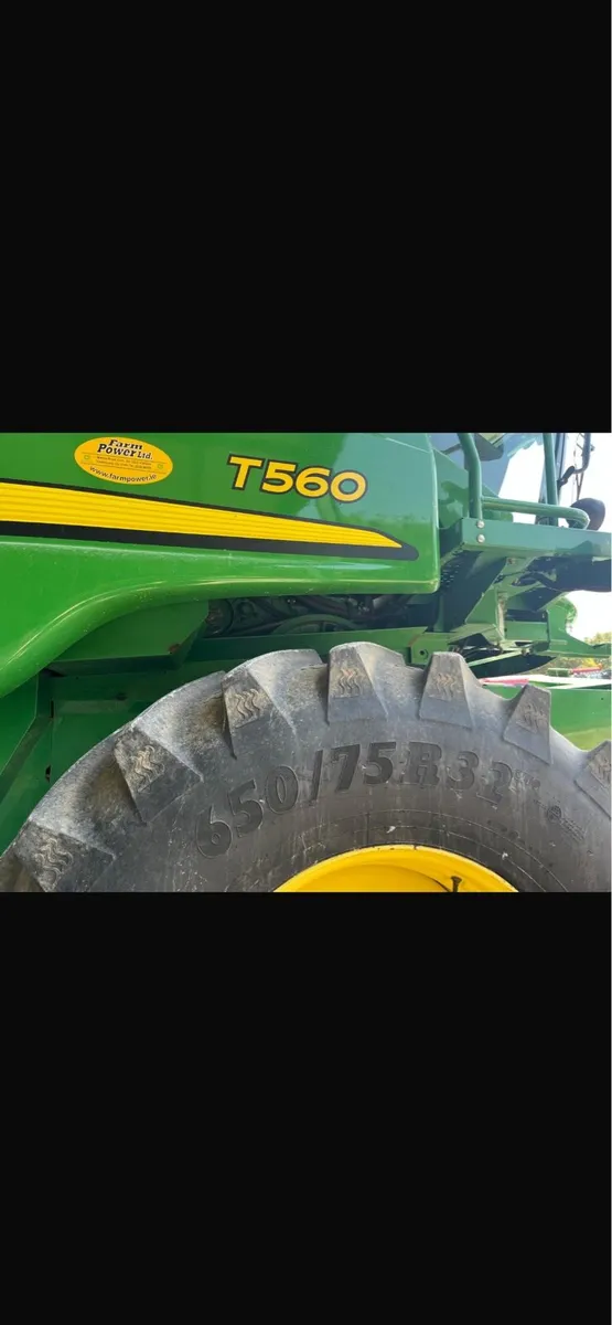 John Deere T560 combine - Image 3