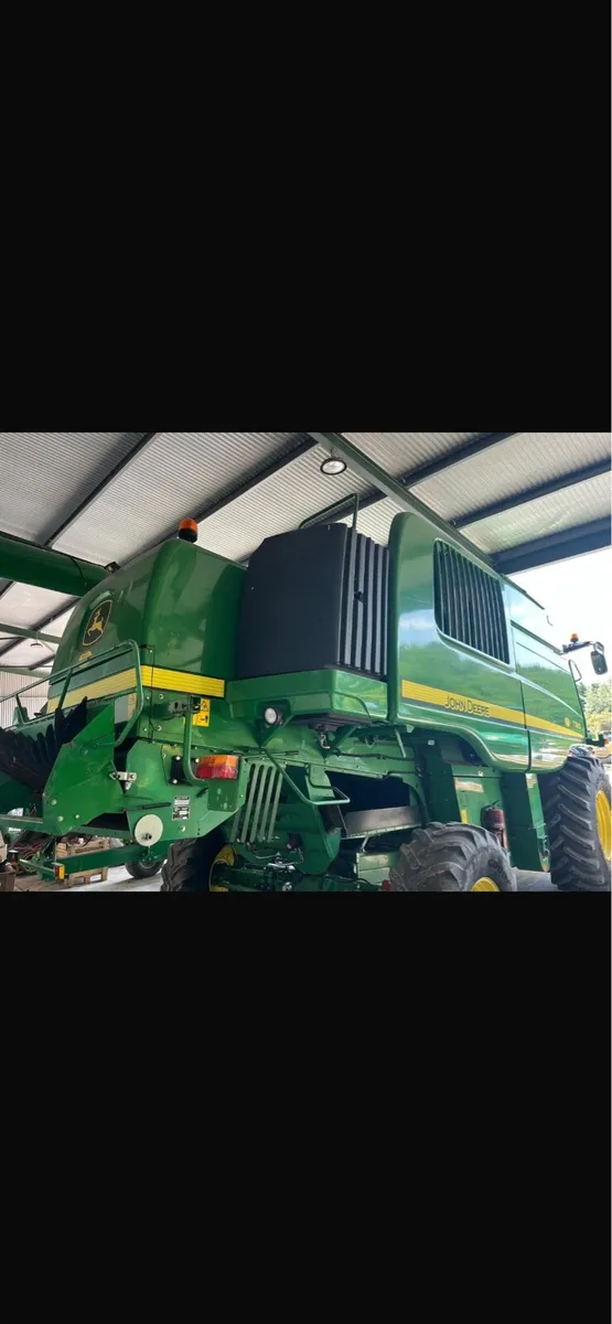 John Deere T560 combine - Image 4