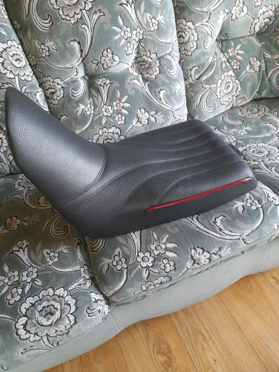 Corbin seat - Image 1
